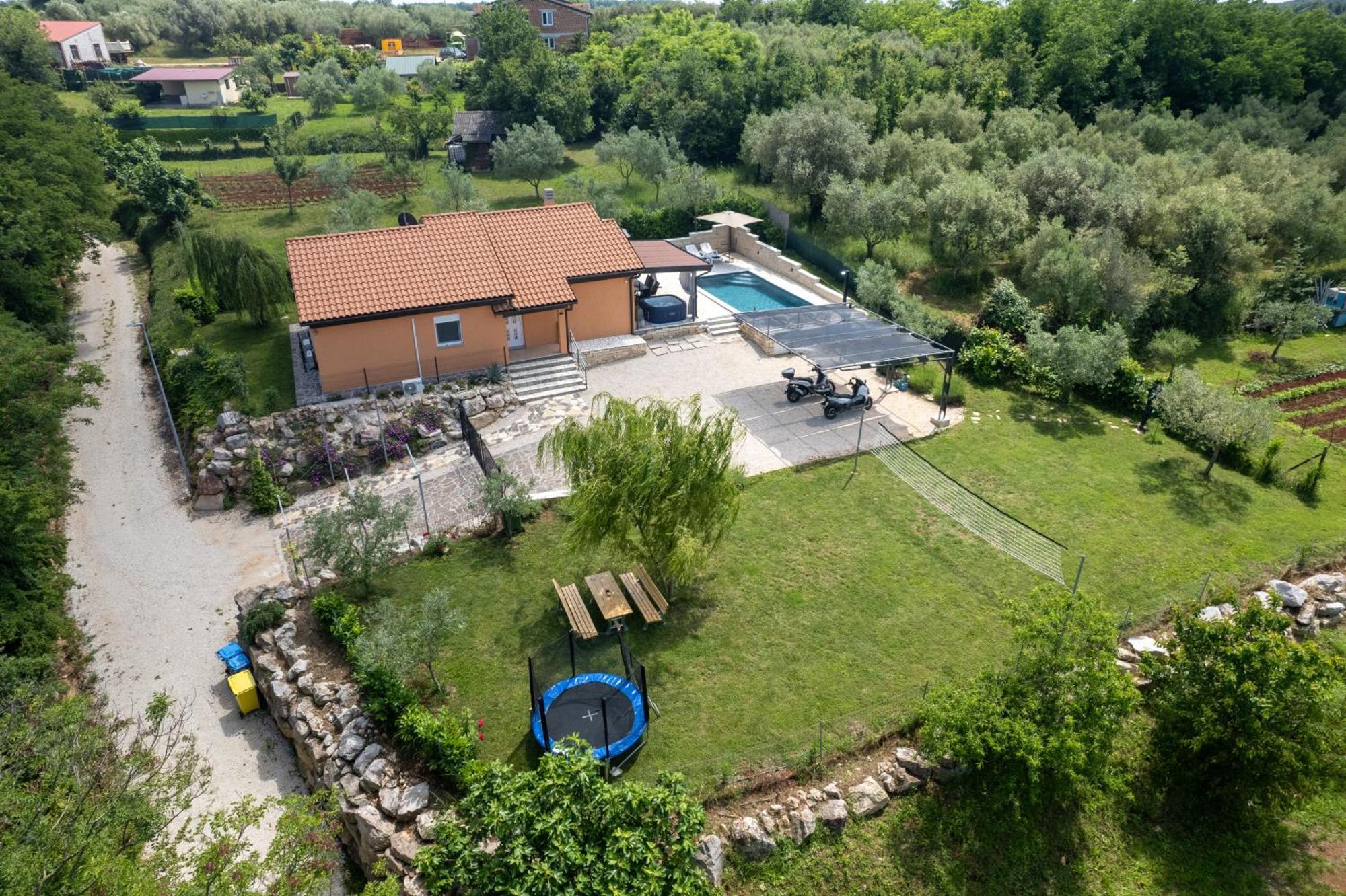 Villa Pendolina With Private Pool Buje Buitenkant foto