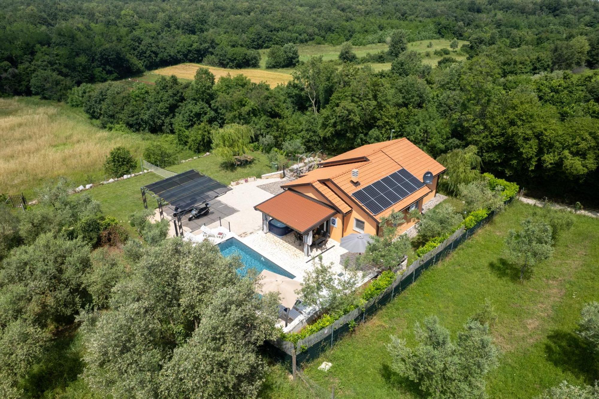 Villa Pendolina With Private Pool Buje Buitenkant foto