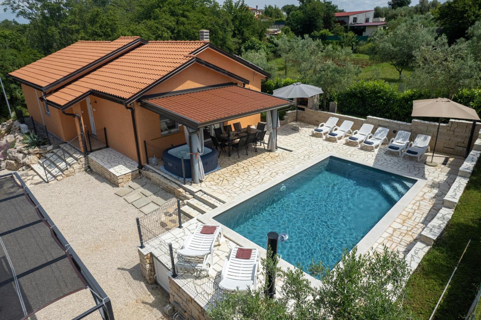 Villa Pendolina With Private Pool Buje Buitenkant foto